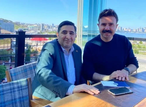 Bakü Şehri Beni Kendine Aşık Etti